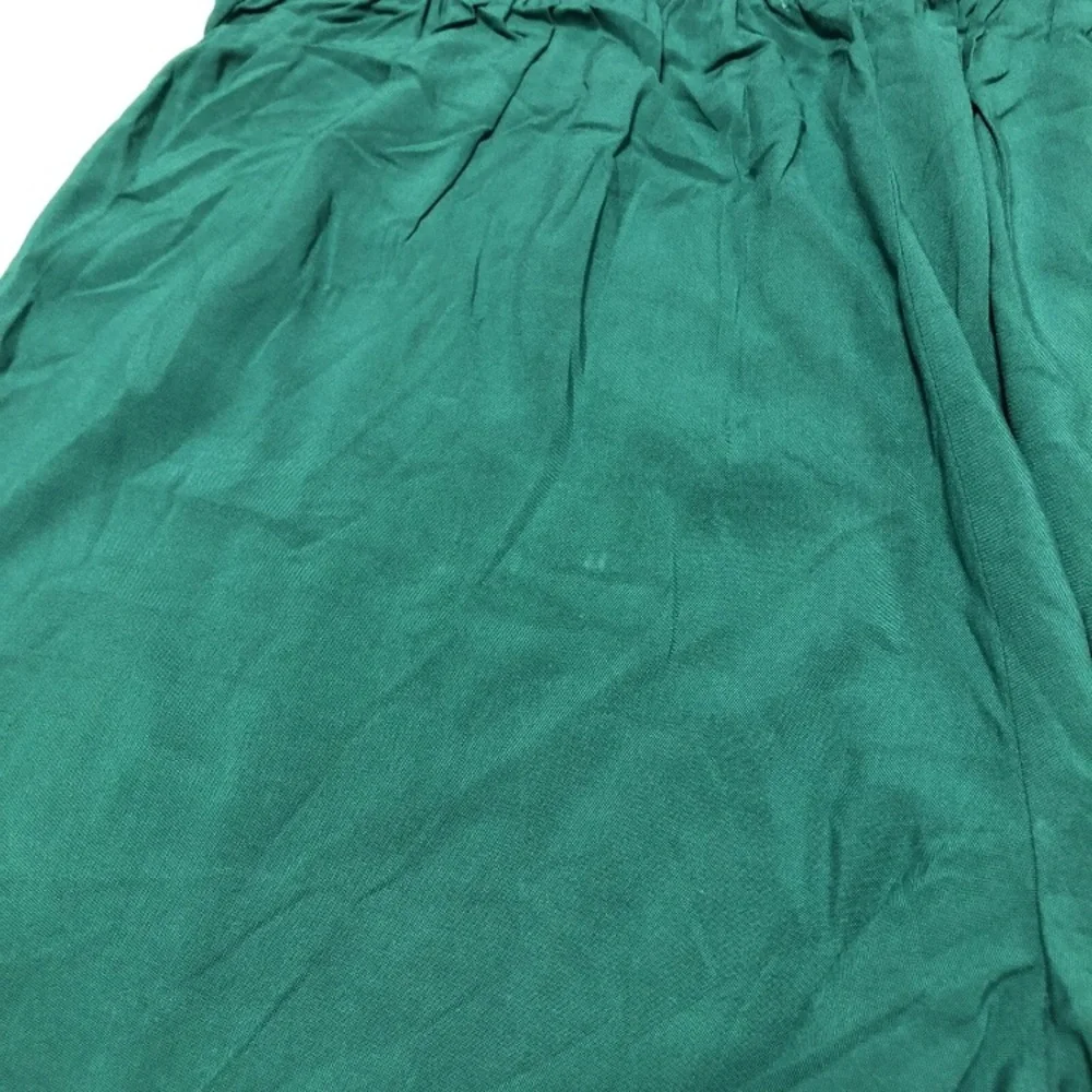 NWT SOCIETY + STITCH Women’s Emerald Green Solid Woven Shorts (see Descriptions)